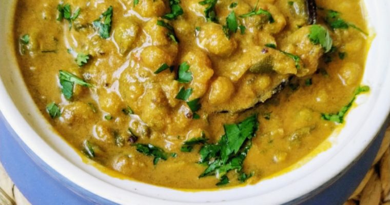 Recipe for Green Vatana/Dried Peas curry/Chana Roce with coconut