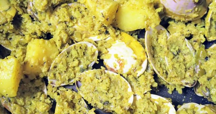 Simple Recipe for Tesreo/Clams Sukha with Potatoes